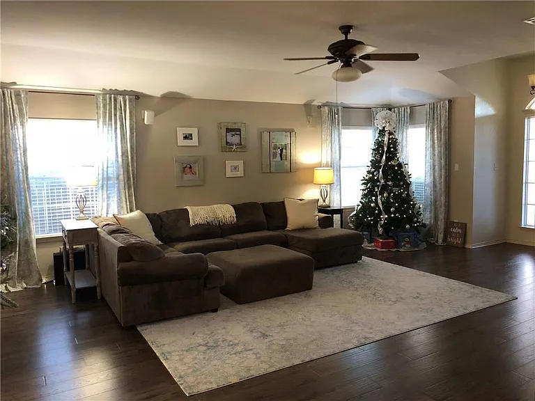 4717 Norman Trl — Photo 8