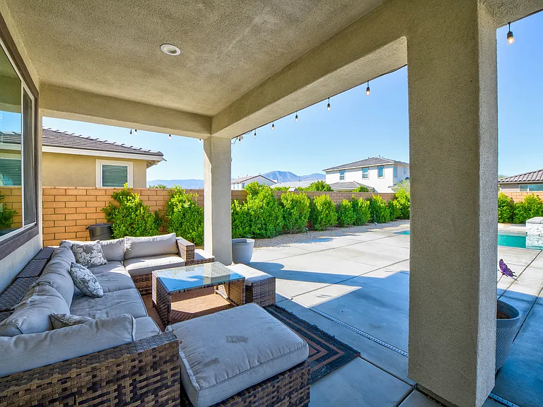 50105 Rocamora St — Photo 40