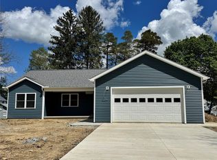 425 E Pleasant St, Corry, PA 16407