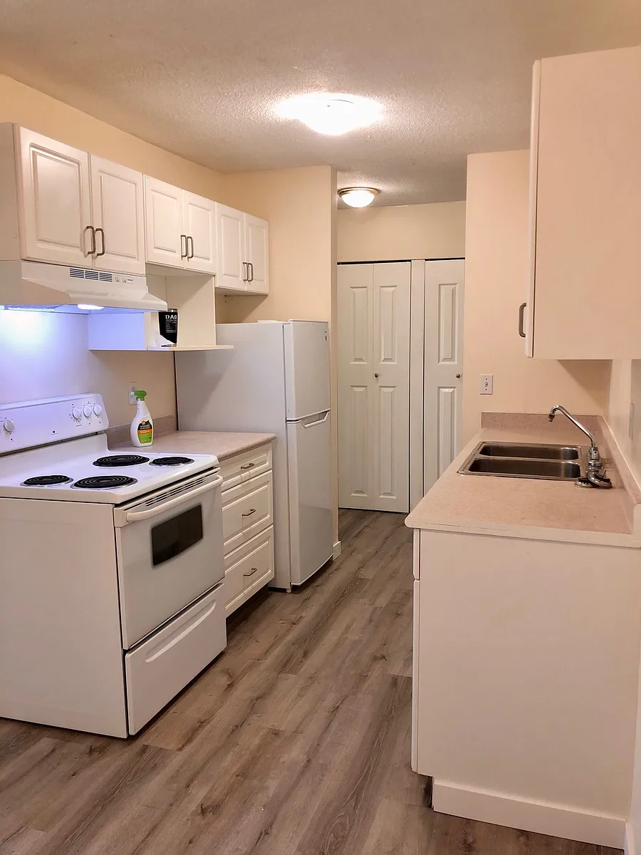 Building Photo - 885 Craigflower Rd #412