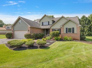 6405 Stonewood Dr, White Lake, MI