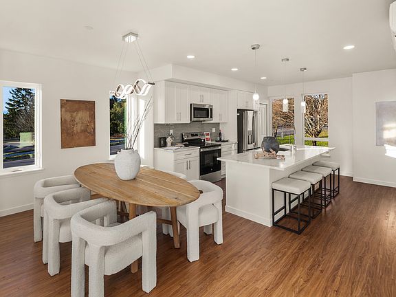 2nd image of 2745 Clare Ave