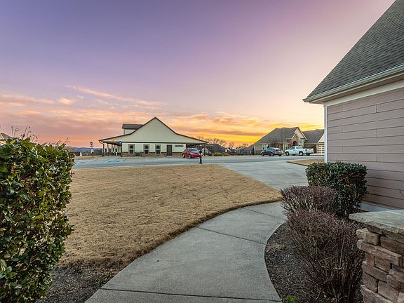4th image of 151 Holly Oak Ln