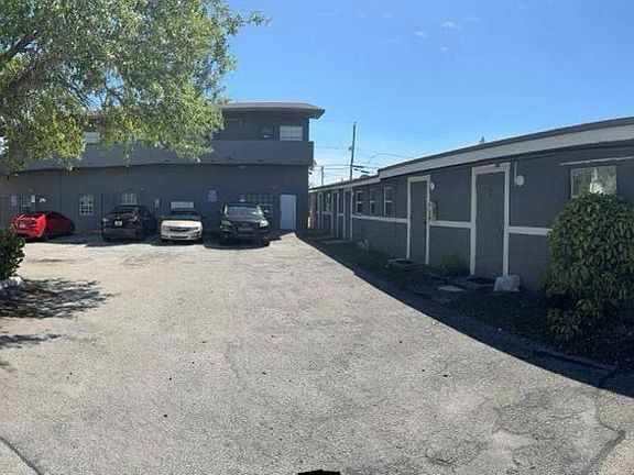 3rd image of 5018 Pembroke Rd