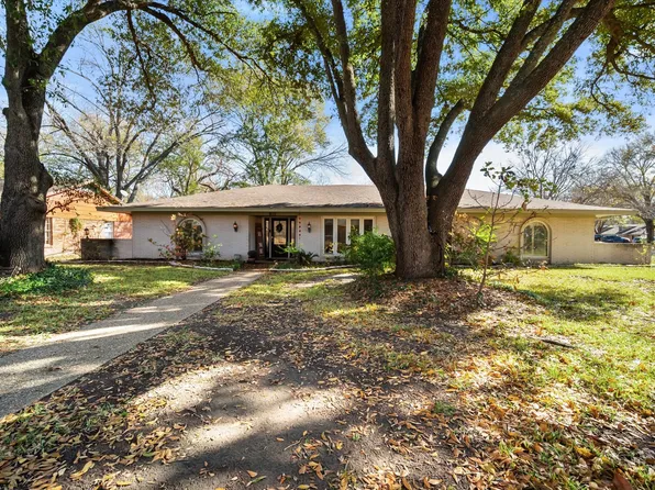 915 Red Oak Ln, Corsicana, TX 75110