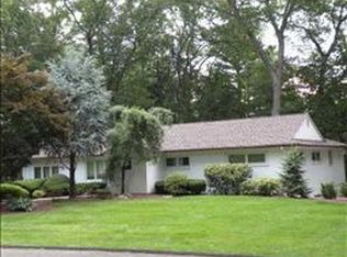 10 Adrienne Dr, New City, NY 10956