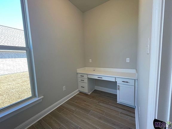 5th image of 8781 Windlake Dr