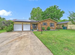 1124 Patricia Dr, Sherman, TX 75090