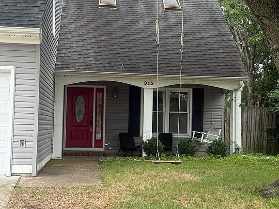 3rd image of 912 Park Landing Ct