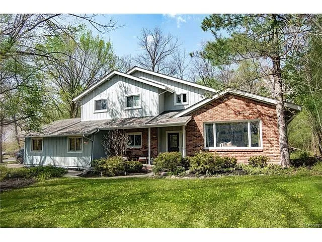 36785 Quakertown Ln photo 1