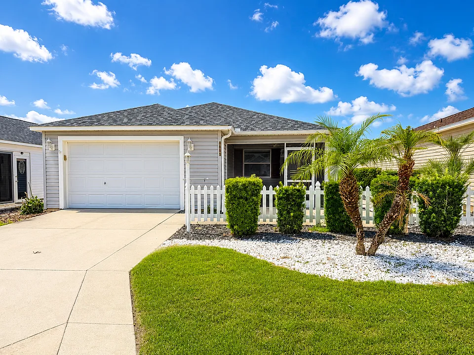 1835 Hallandale Ln