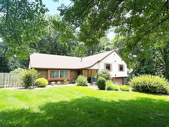 2nd image of 2550 E Sparkleberry Lane