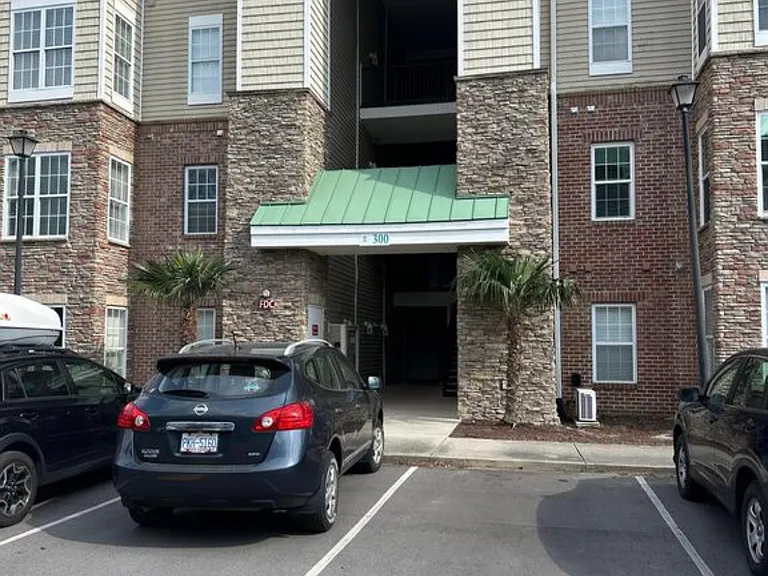 300 Gateway Dr #341 — Photo 26