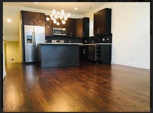 3648 W Montrose Ave #2W, Chicago, IL 60625