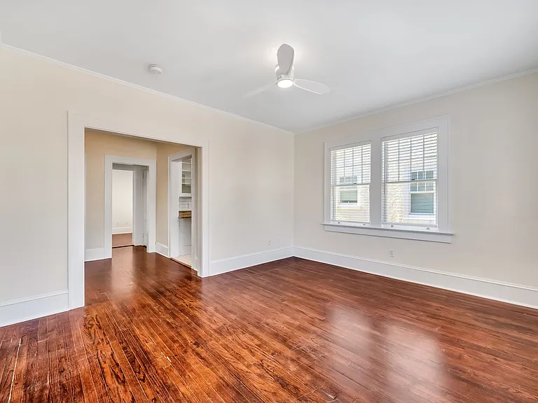 2115 W Hills Ave — Photo 38