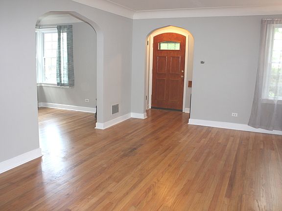 3rd image of 7131 S Richmond St