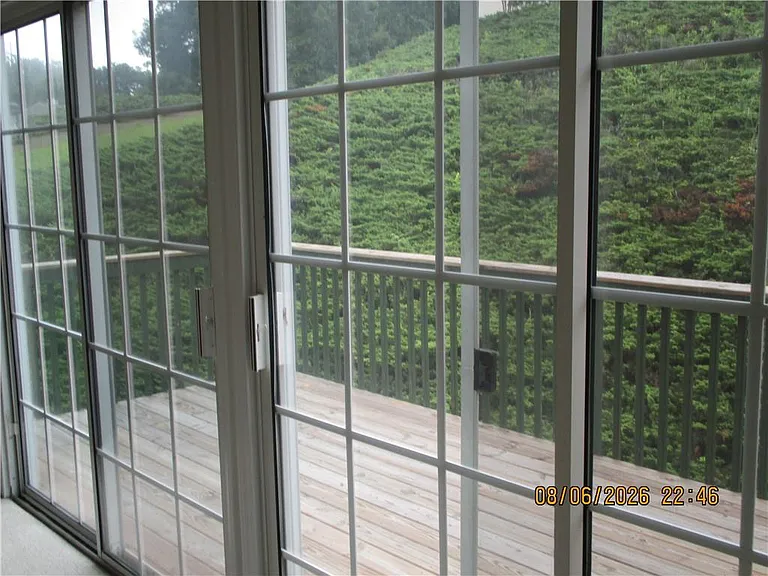 1112 Thornborough Dr — Photo 37