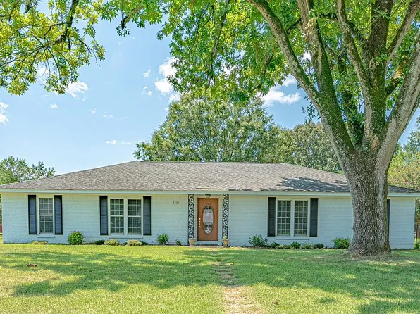 1521 E Overbrook Rd, Millbrook, AL 36054