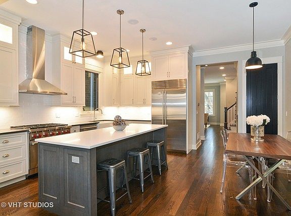 5th image of 2042 W McLean Ave