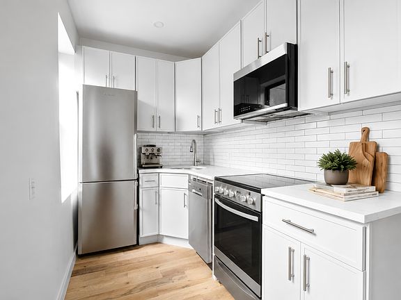 3rd image of 132 Carroll St #3A
