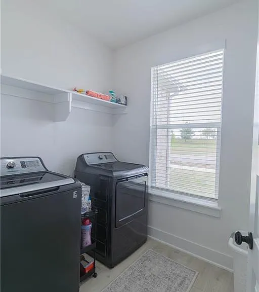 112 S Broyles Ave — Photo 21