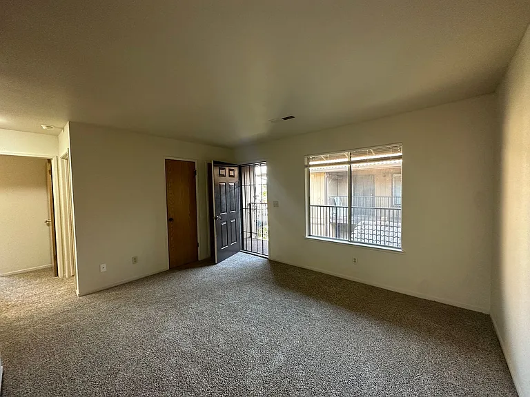 114 S Parsons Ave #G — Photo 16