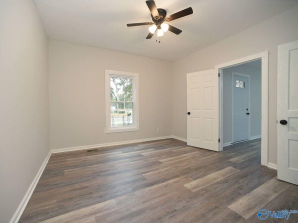 huntsville-alabama-92098733 picture