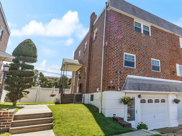 115 Meadow Ln, Philadelphia, PA 19154