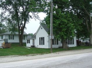 205 S Gill St, Perry, MO 63462