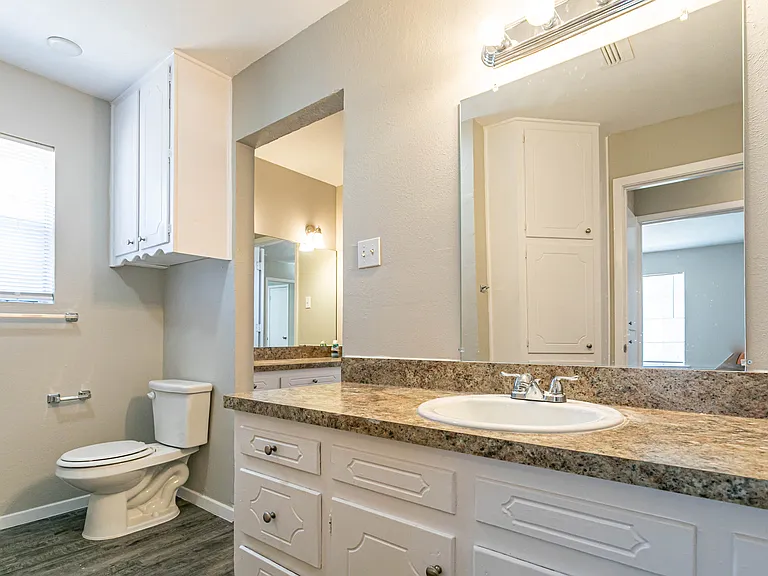 812 Stratford Dr — Photo 19