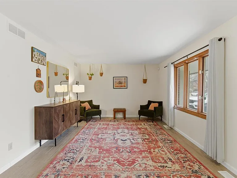 1333 Overlook Dr — Photo 4
