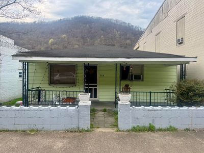 208 Michigan Ave, Smithers, WV, 25186