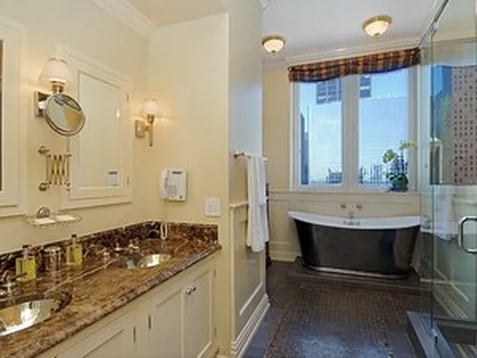 Sold by Corcoran | media 24