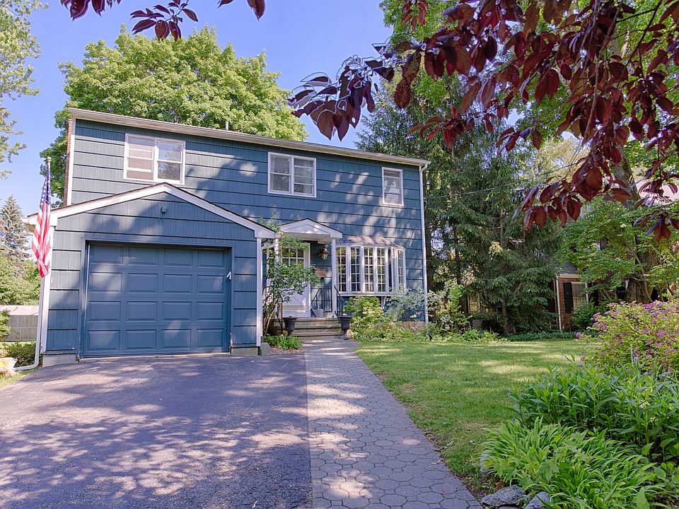 1st image of 14 Observatory Dr