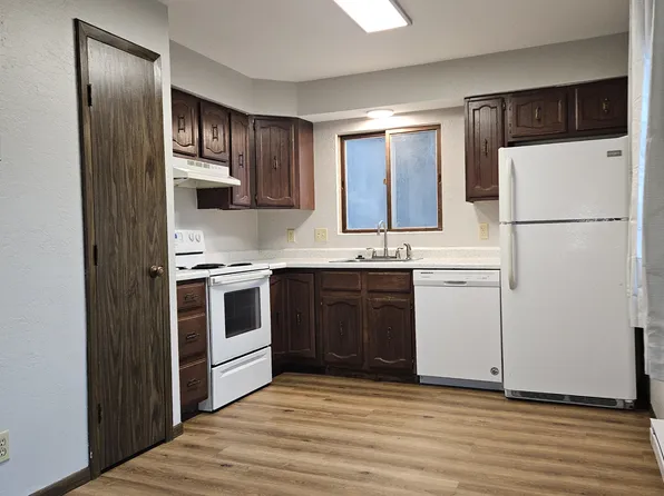 2955 Wildwood Dr #4, Dubuque, IA 52001