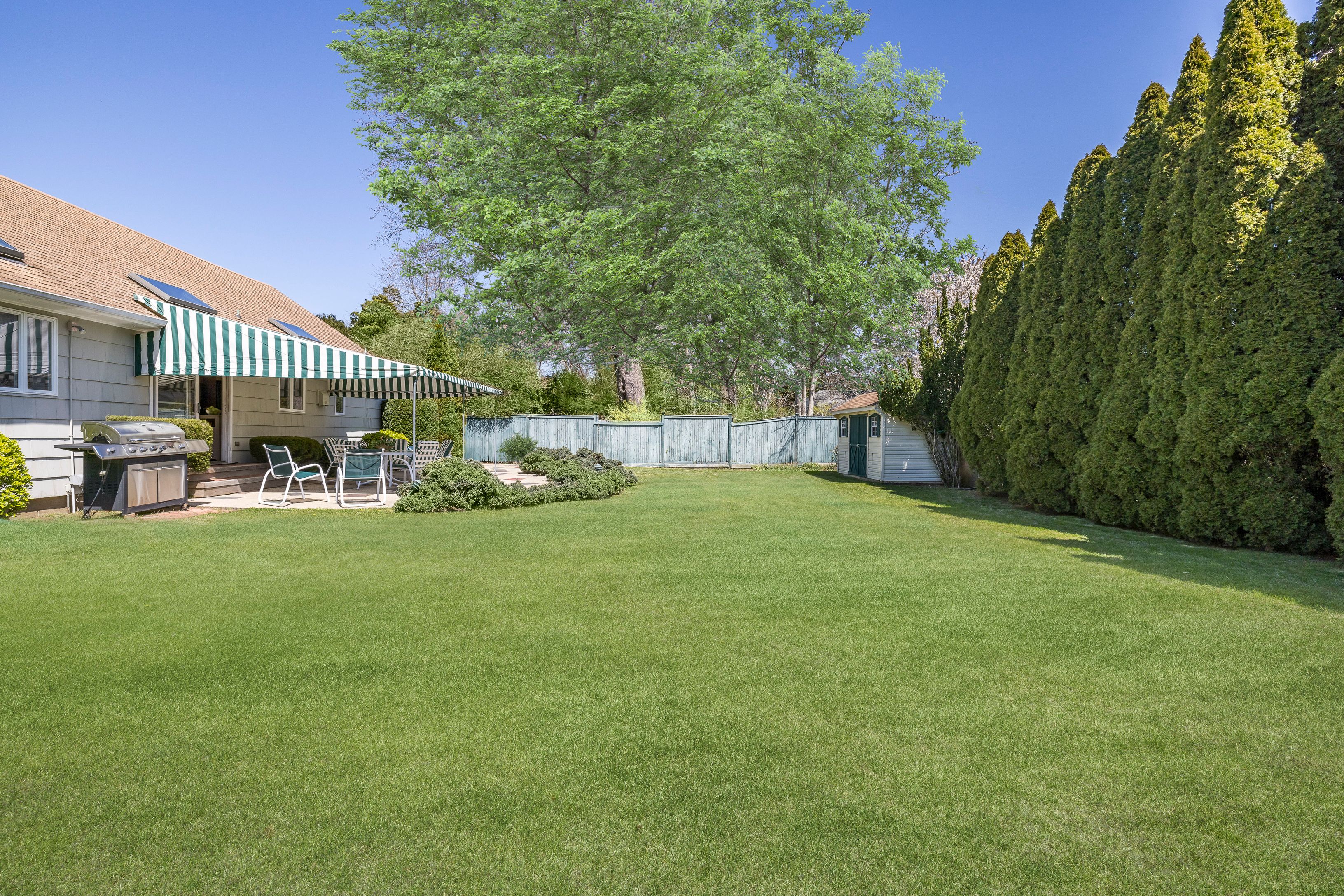 38 Conklin Ter, East Hampton, NY 11937 Out East