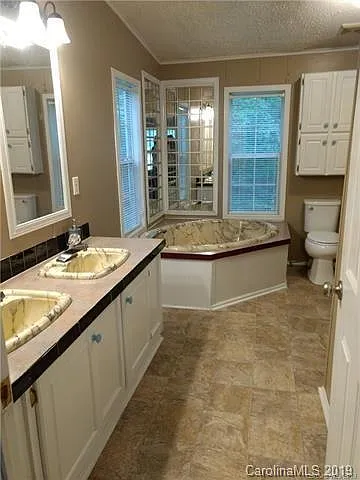 1021 Coral Ln — Photo 13