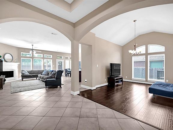 4th image of 13202 Lone Creek Ln