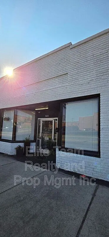 Studio, 960 sqft, $3,000 — Photo 3