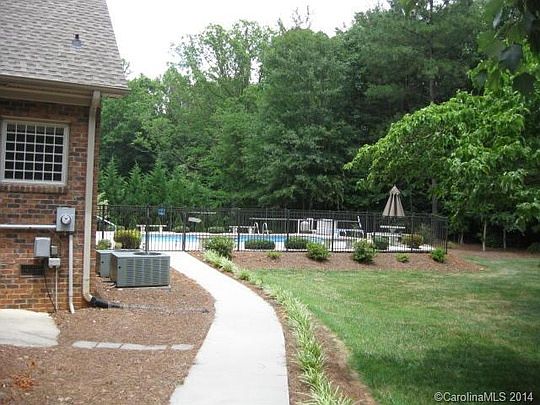 4th image of 157 Creekwood Dr