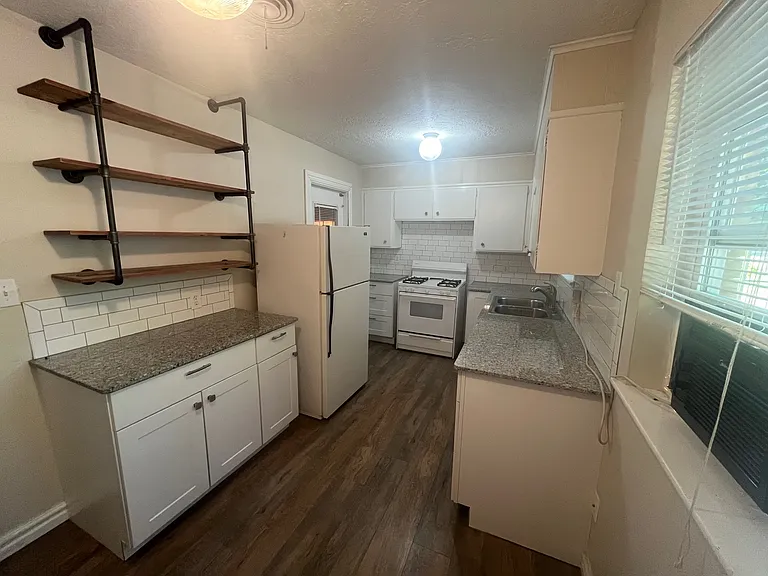 1331 W Hayes St — Photo 34