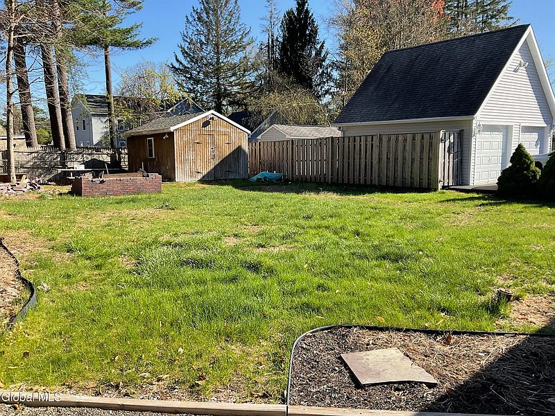 2nd image of 2940 W Lydius Street
