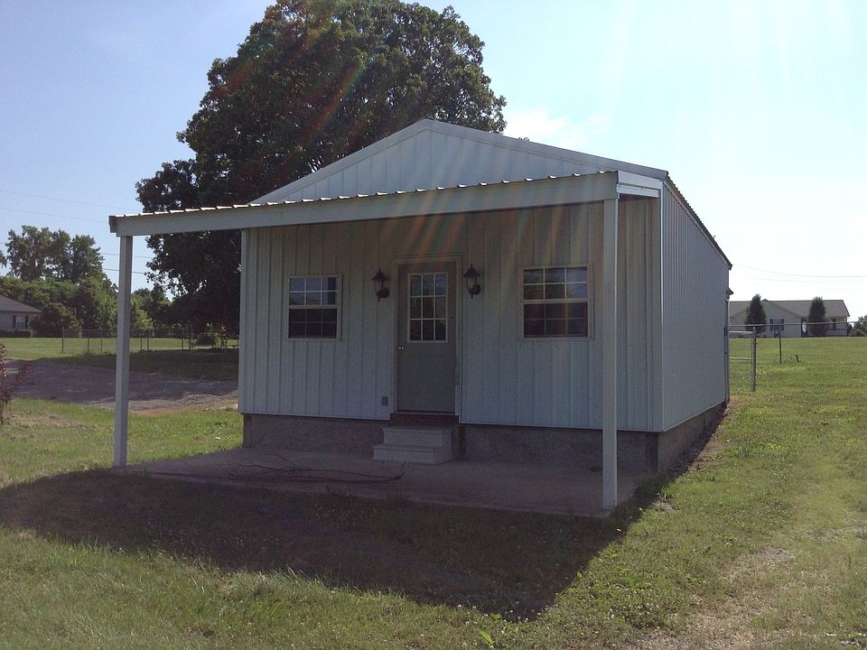 Detached Garage