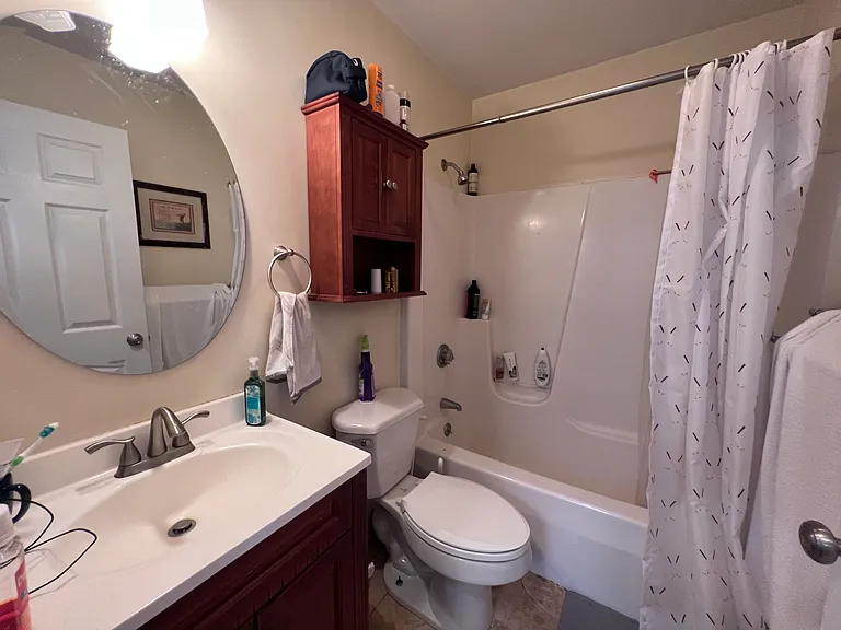 132 W 8th St #3 — Photo 19