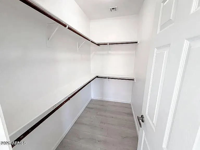 934 E Overlin Dr — Photo 10