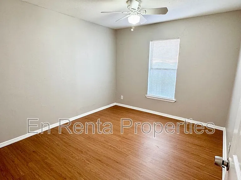 525 W Hammond St — Photo 15