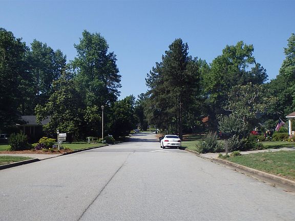 5th image of 153 Stone Mill Dr