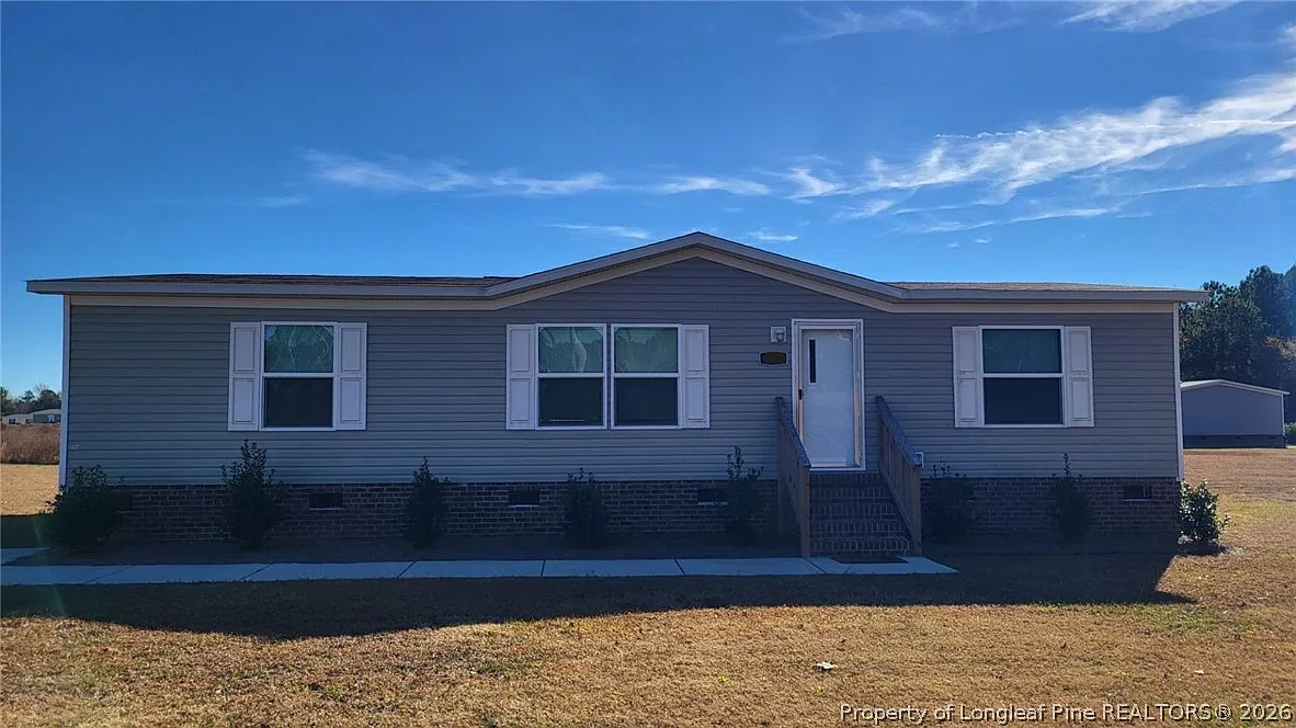 3 bed, 2.0 bath, 1300 sqft, $1,295 — Photo 1