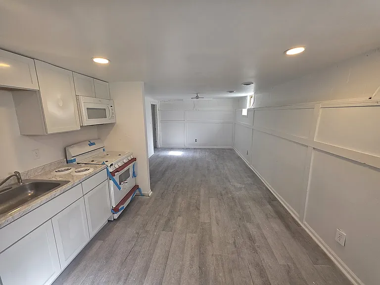 22727 Rein Ave #22727 — Photo 5