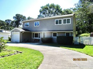 2870 Chestnut Ave, Ronkonkoma, NY 11779